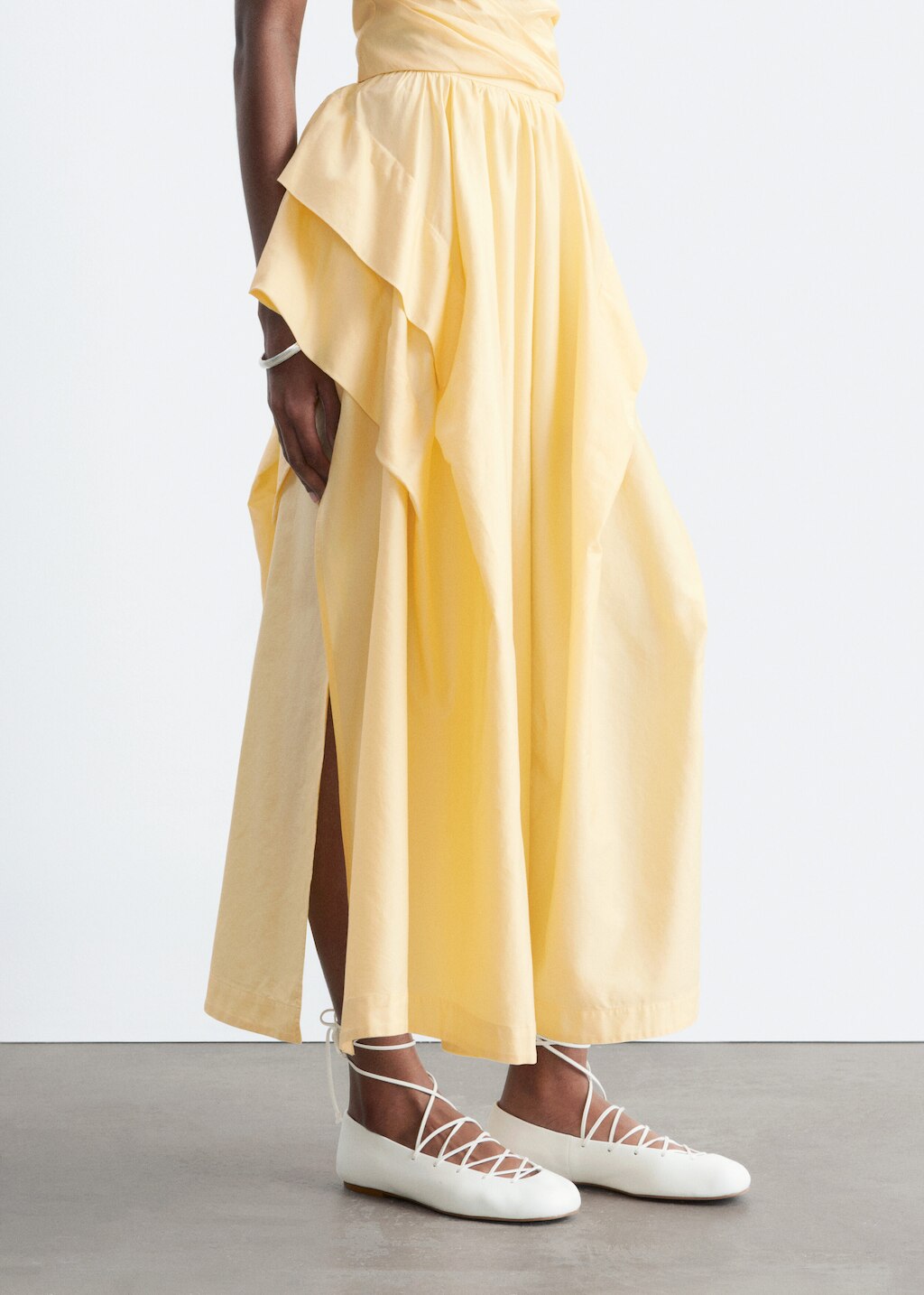& Other Stories GATHERED COTTON MIDI SKIRT