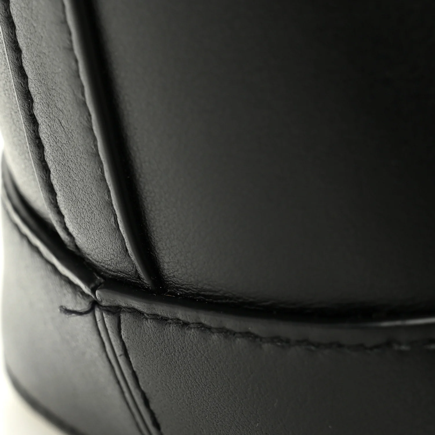 Smooth Calfskin Small Cuir Triomphe Bucket Bag Black - Top Club
