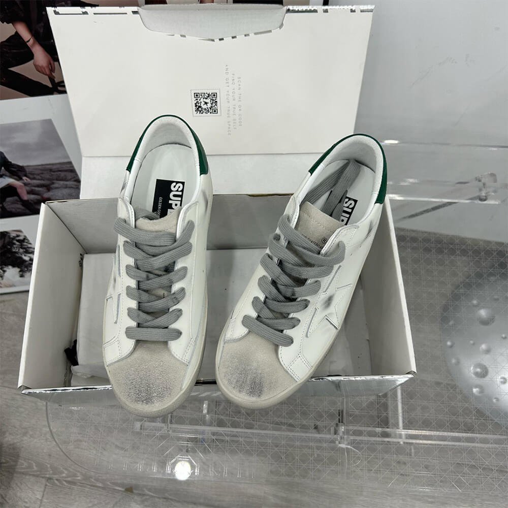Golden Goose Sneakers - Top Club
