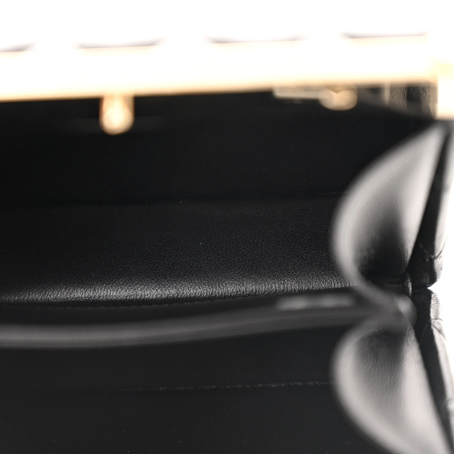 Lambskin Quilted Pearl CC Vanity Case Black - Top Club