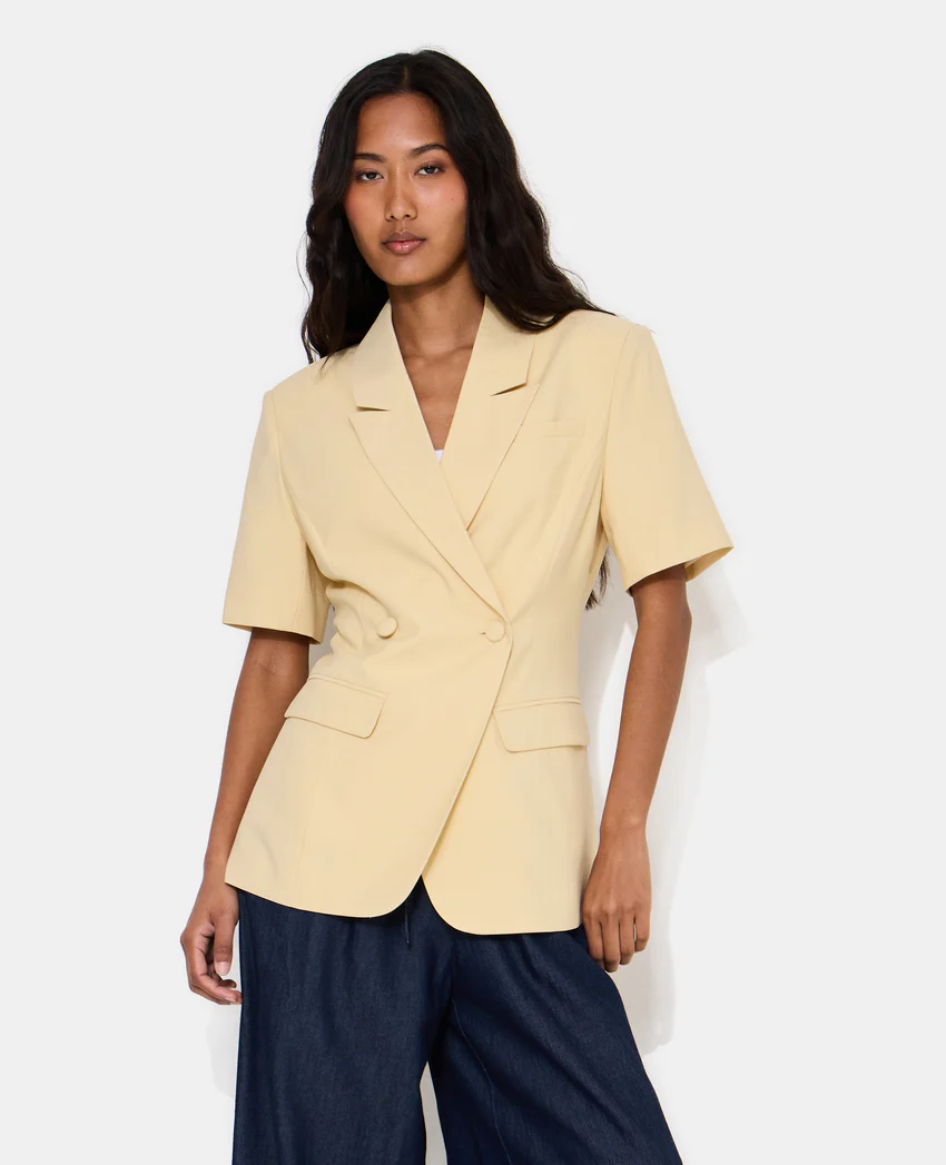 Pimkie Veste blazer cintrée manches courtes