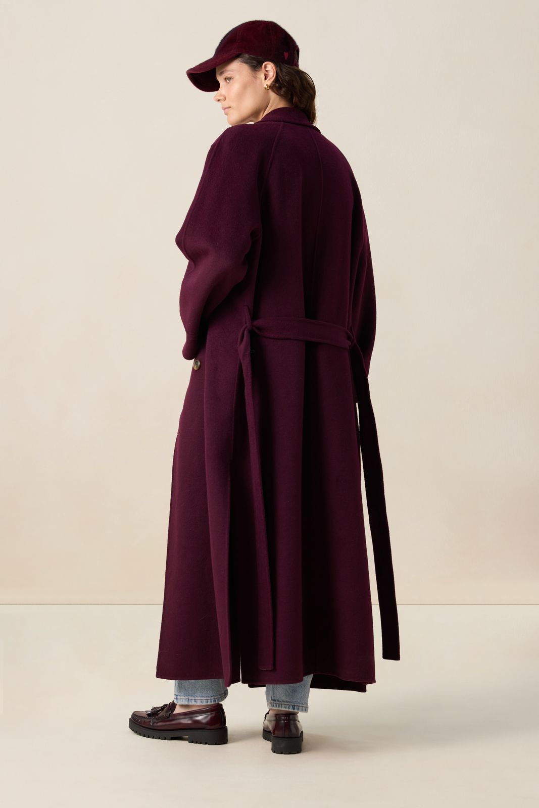 Donkerrode wollen jas