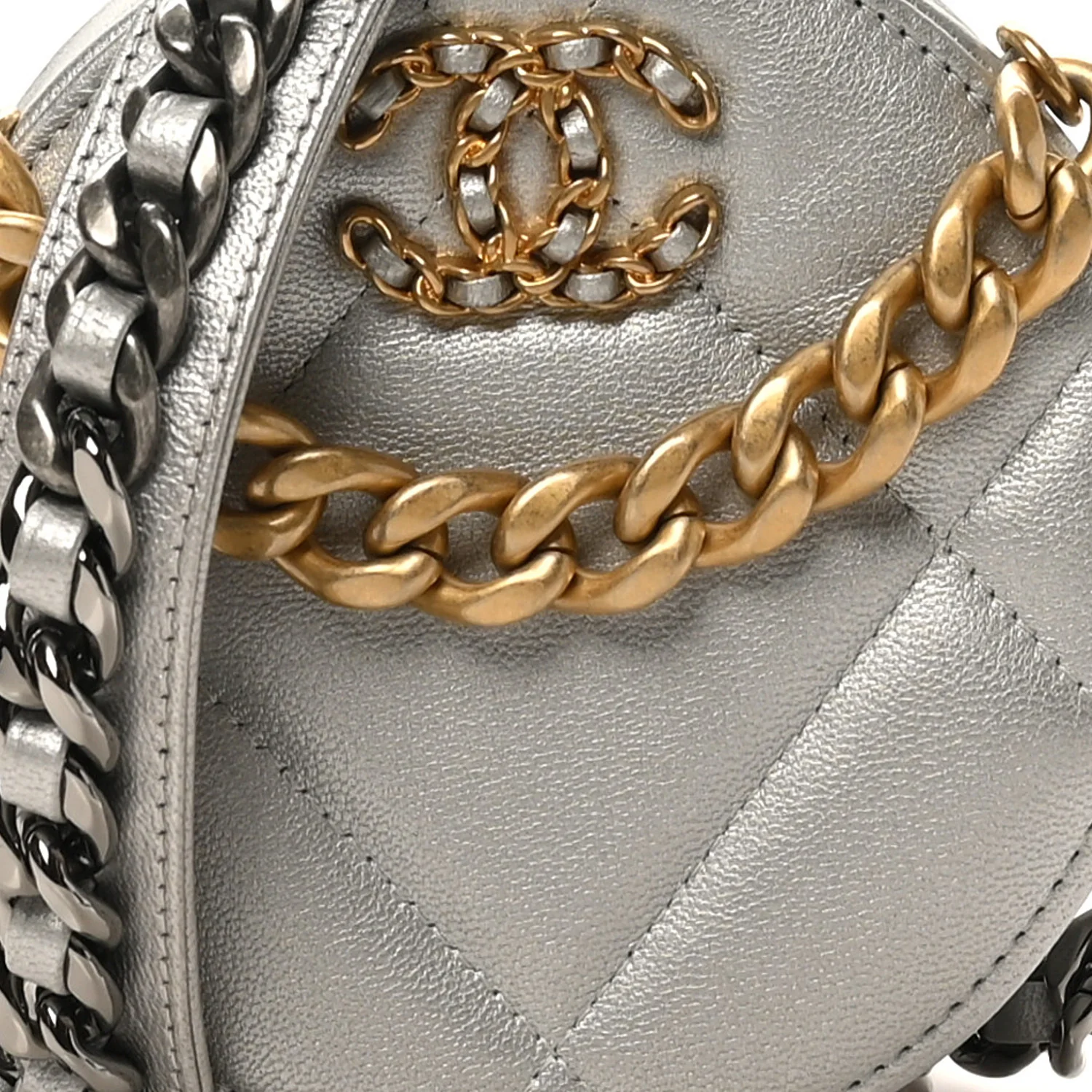 Metallic Lambskin Quilted Chanel 19 Round Clutch With Chain Silver - Top Club