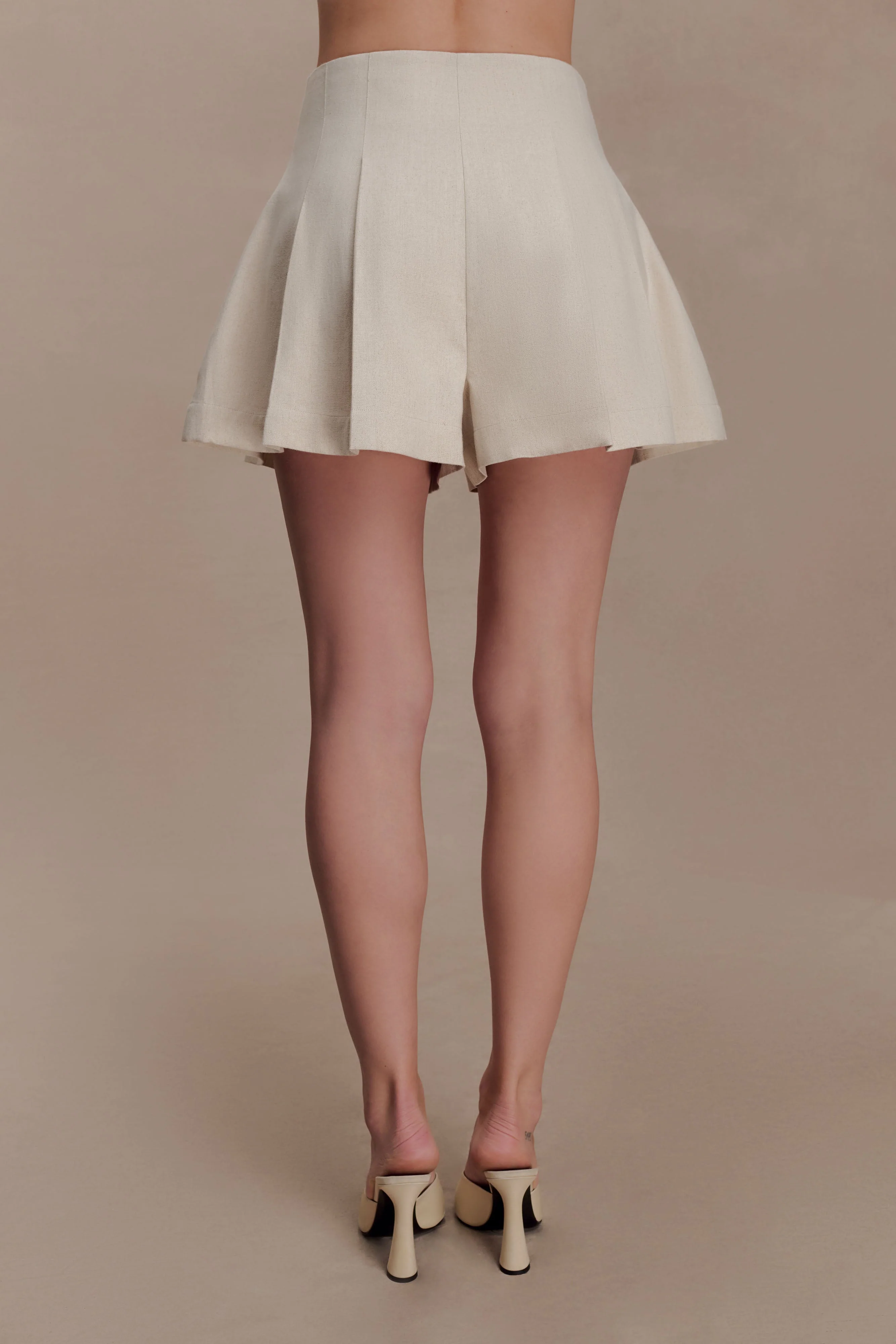 Martine Pleated Linen Short - Natural