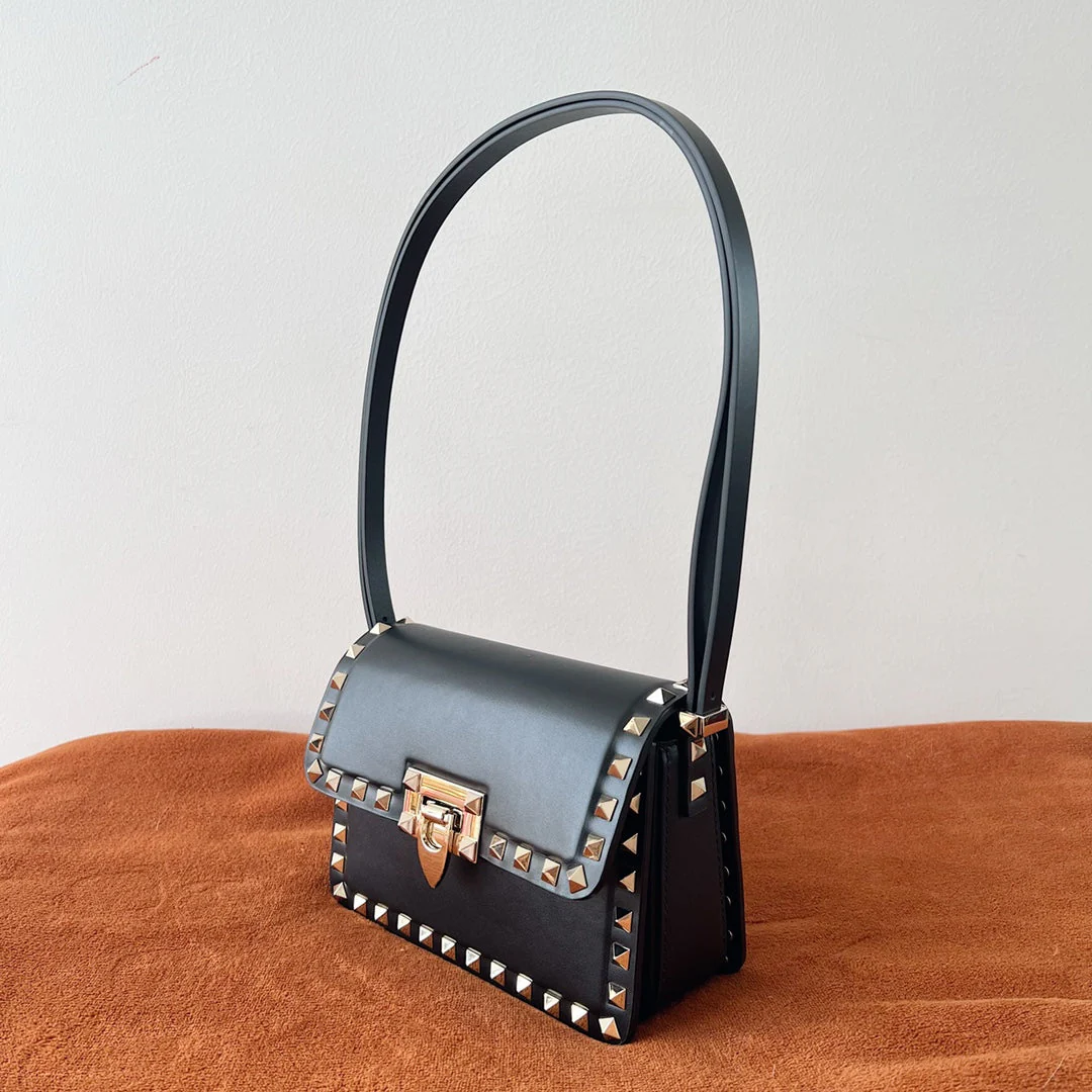 Valentino Garavani Rockstud Shoulder Black Bag - 18.5x12x8cm - Top Club