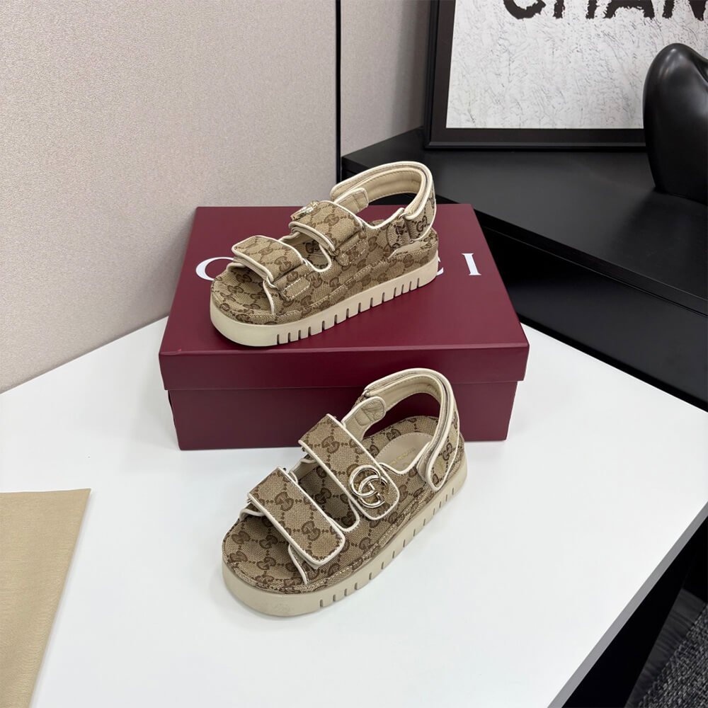 GUCCI Women s sandal with Double G - Top Club