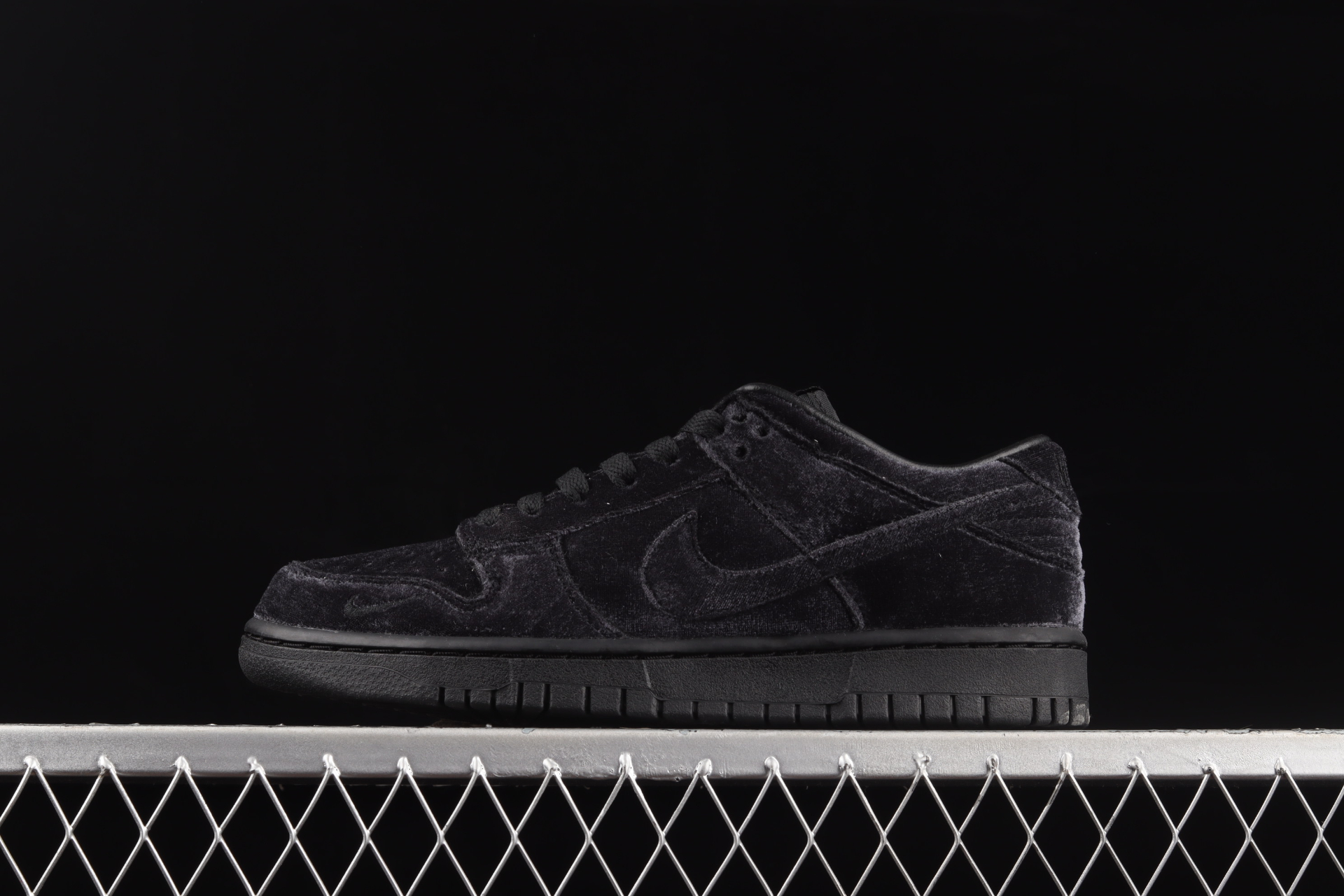 Dover Street Market x Dunk Low  Black Velvet  DH2686-002 - Sneaker Replica Workshop