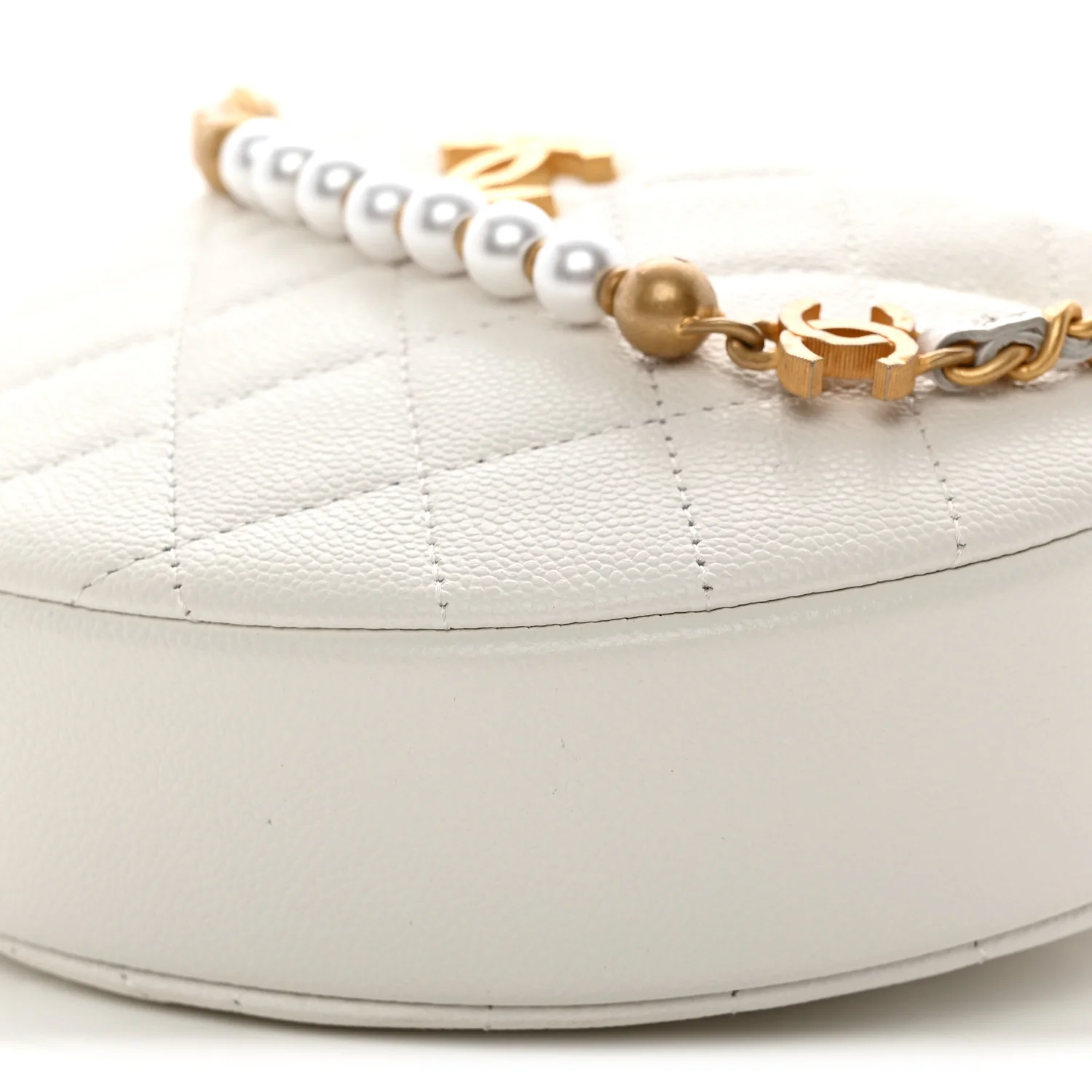 Caviar Quilted Pearl Chain Pouch Hobo White - Top Club