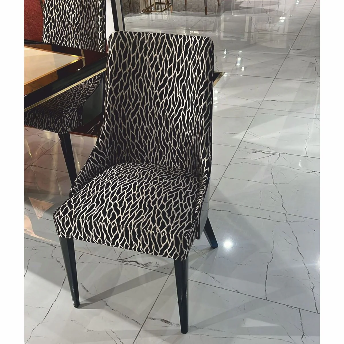Luxury Dining Room Set - Dining Table & 6 Dining Chairs - Dining Room Furniture