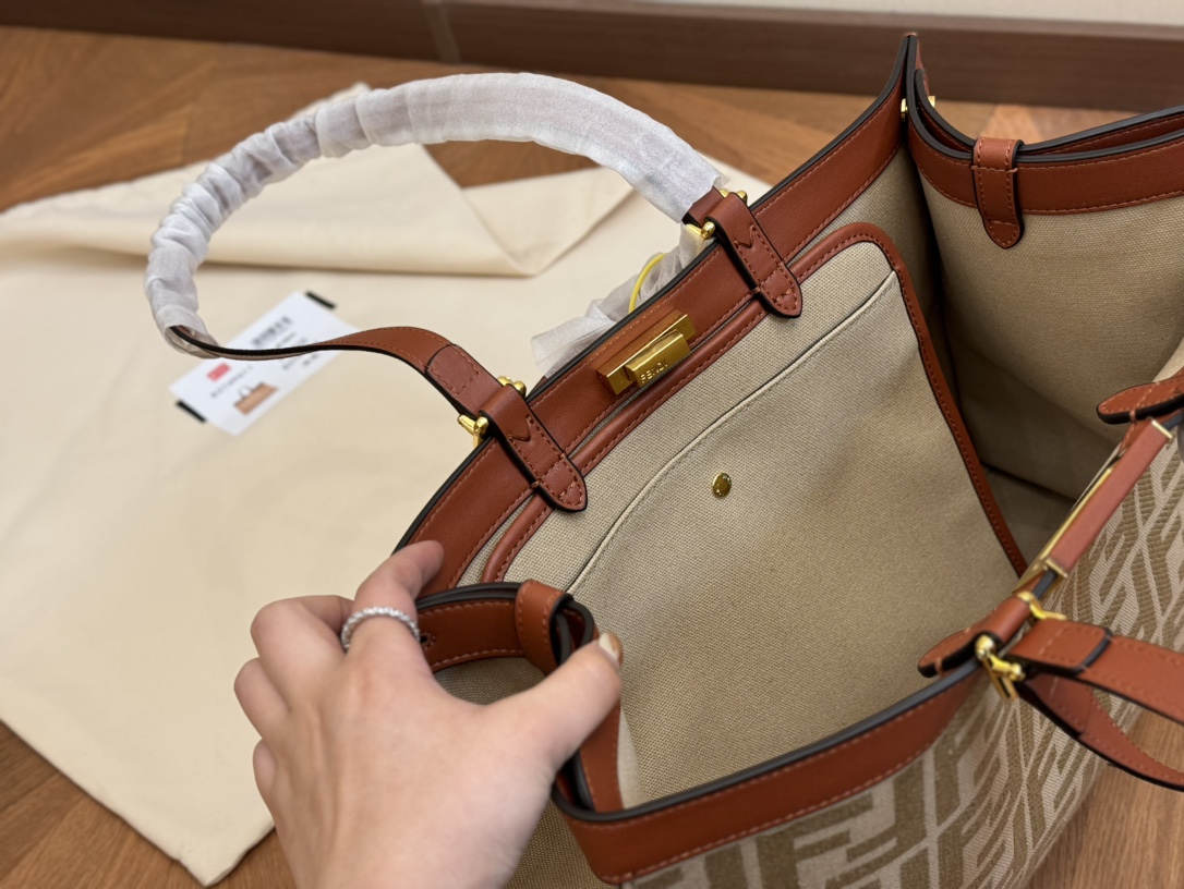 Fen fendi peekabo tote bag size :41*29 cm - Top Club