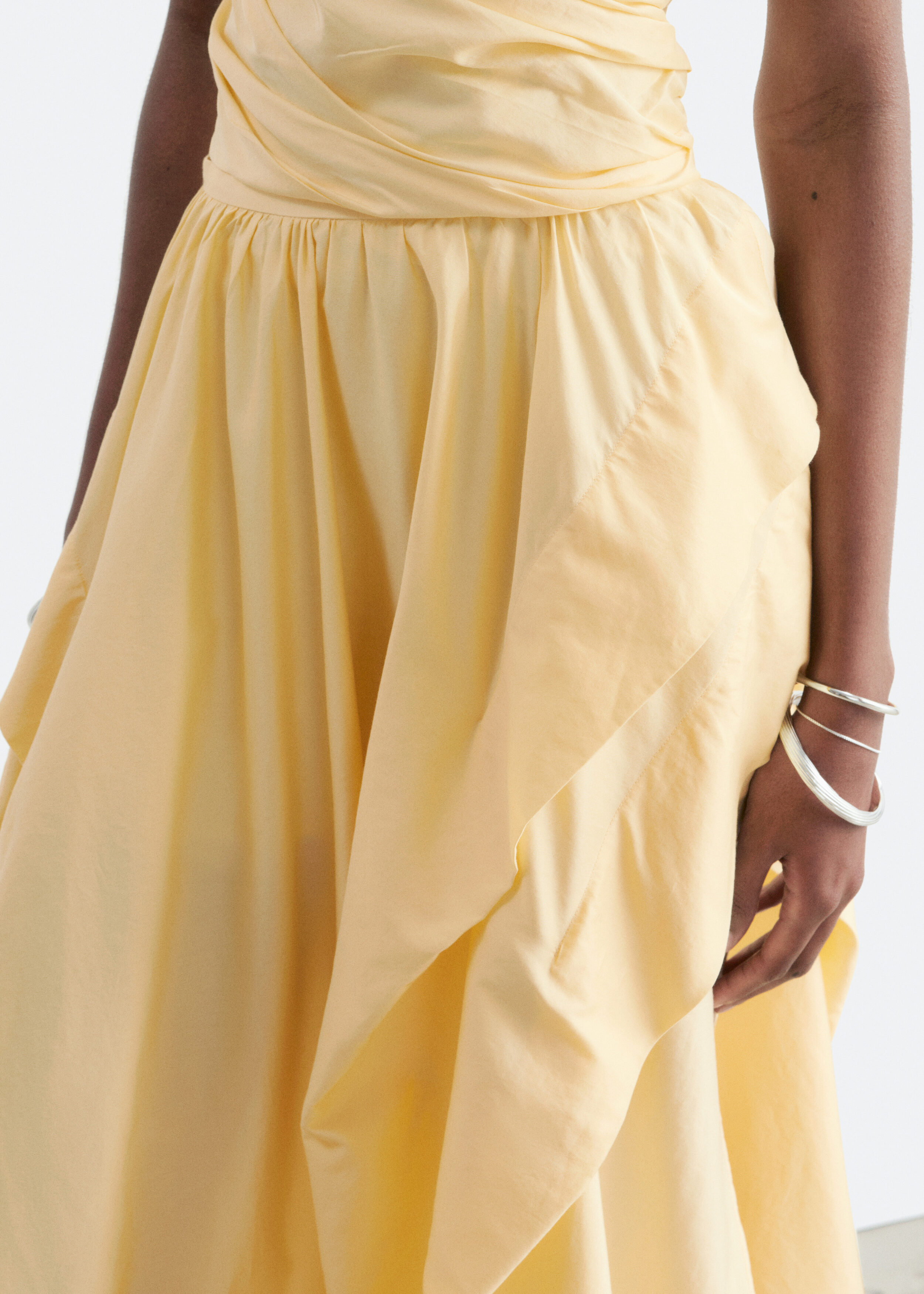 & Other Stories GATHERED COTTON MIDI SKIRT