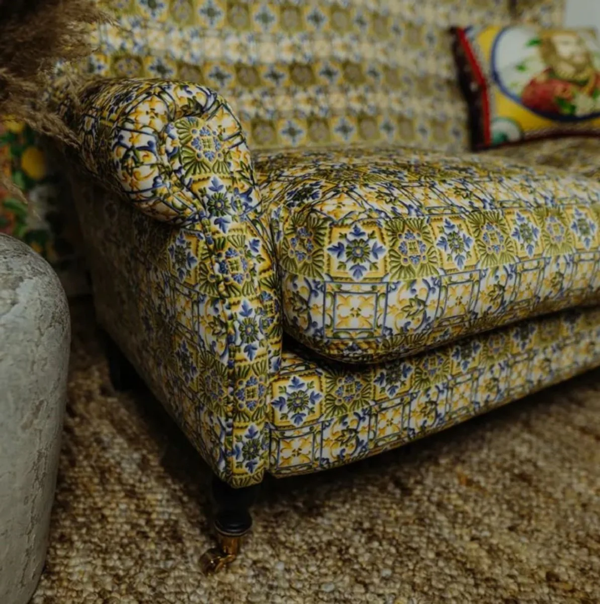 Luxury velvet sofa green / multicolored / black / brass 155 x 93 x H. 101 cm - living room sofa - hotel sofa - living room furniture - hotel furniture - luxury furniture - living room furnishings