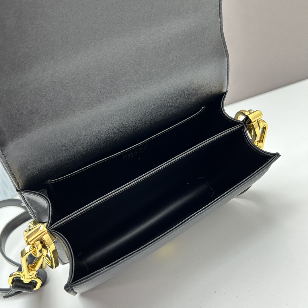 Pra new arrival bag size : 20*14*8CM - Top Club