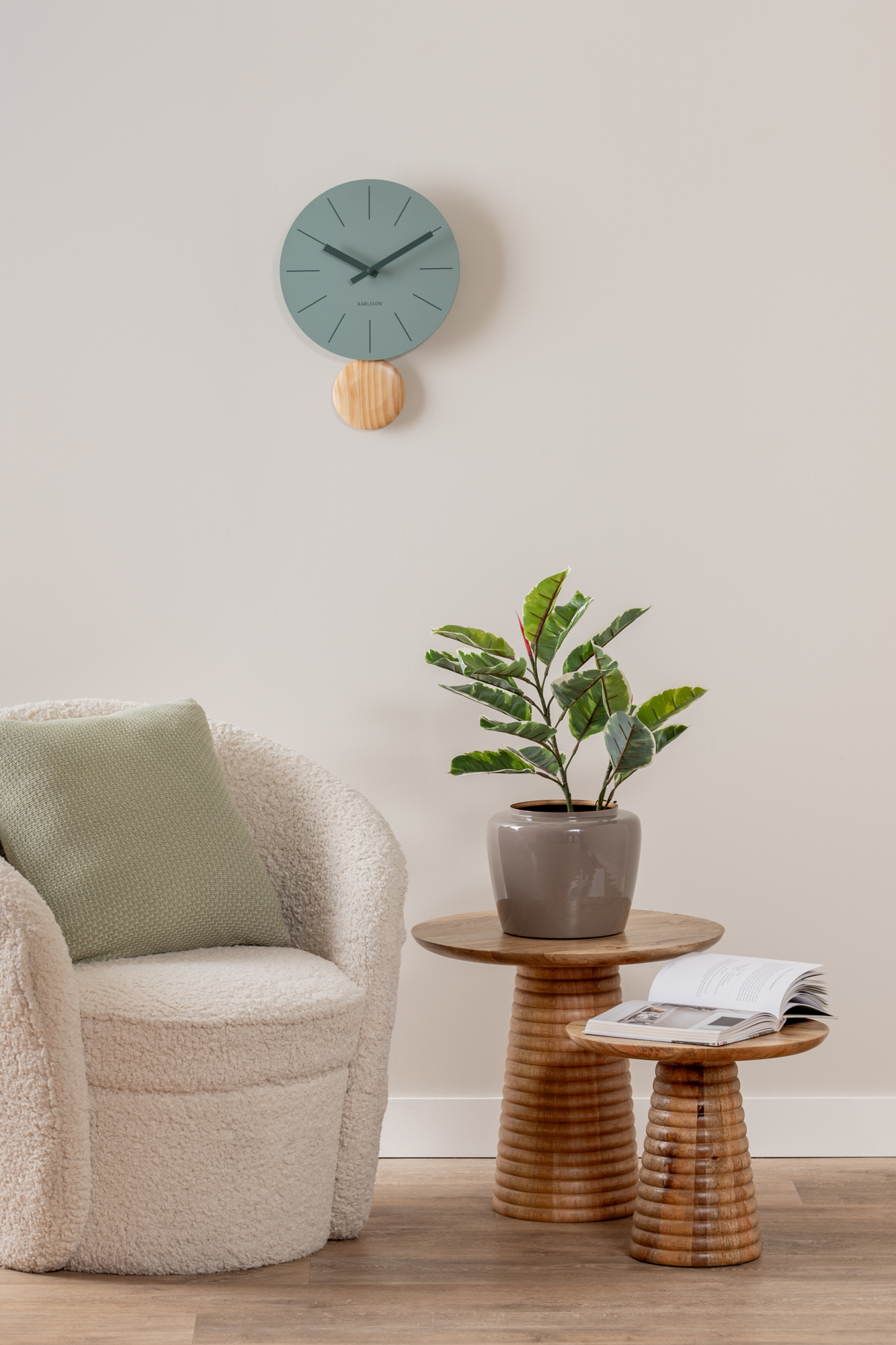Wall clock Arlo pendulum matt white