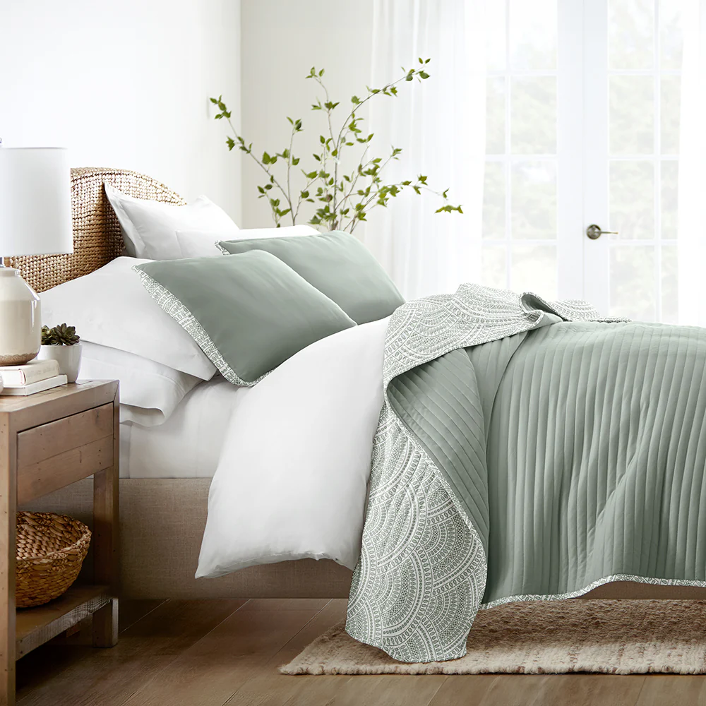 Scallop Reversible Quilted Coverlet Set - Sale