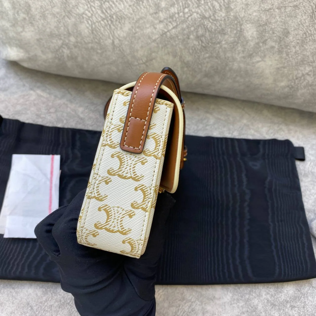 PREOWNED CELINE TRIOMPHE SHOULDER BAG IN TRIOMPHE CANVAS AND CALFSKIN - Top Club
