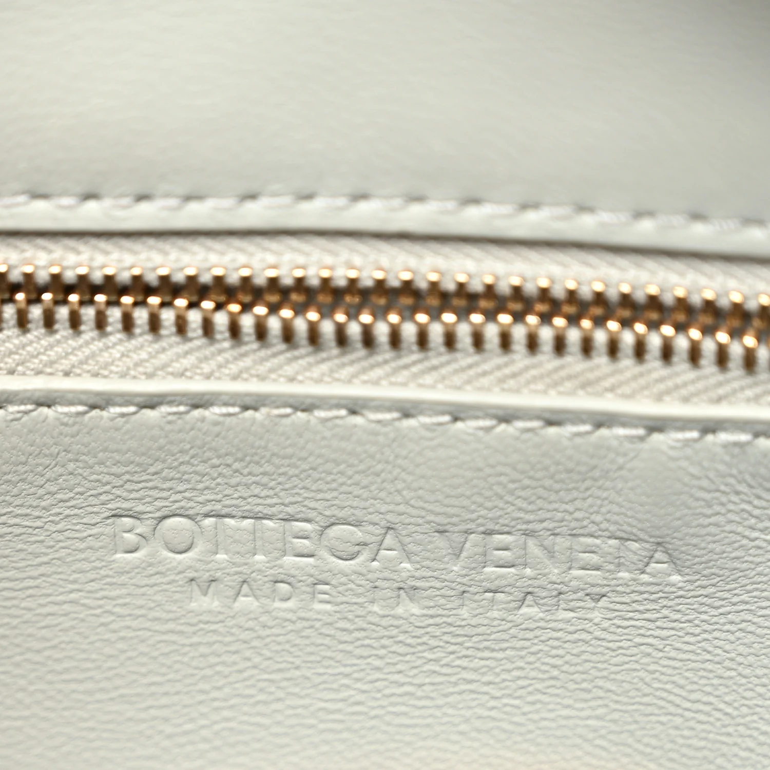 Lambskin Intrecciato Small Getaway Agate Grey - Top Club