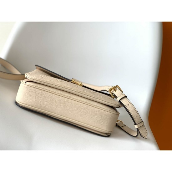 L-bag Size: 25 x 19 x 7 cm - Top Club