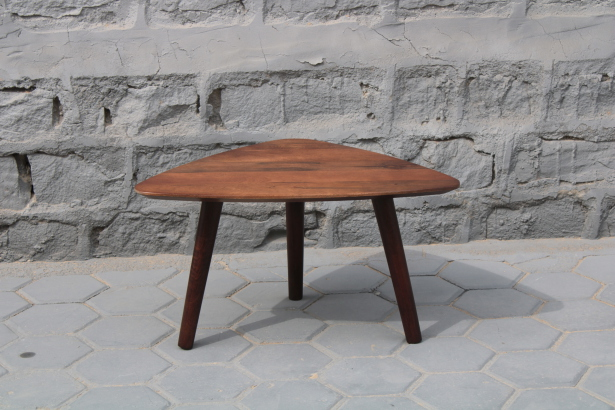 Salontafel set van 2 walnoot triangel