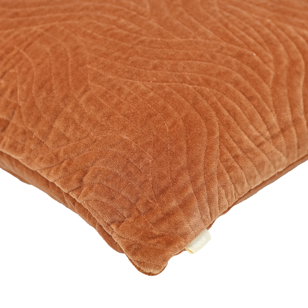 Sierkussen Curve velours cognac 50x50 cm