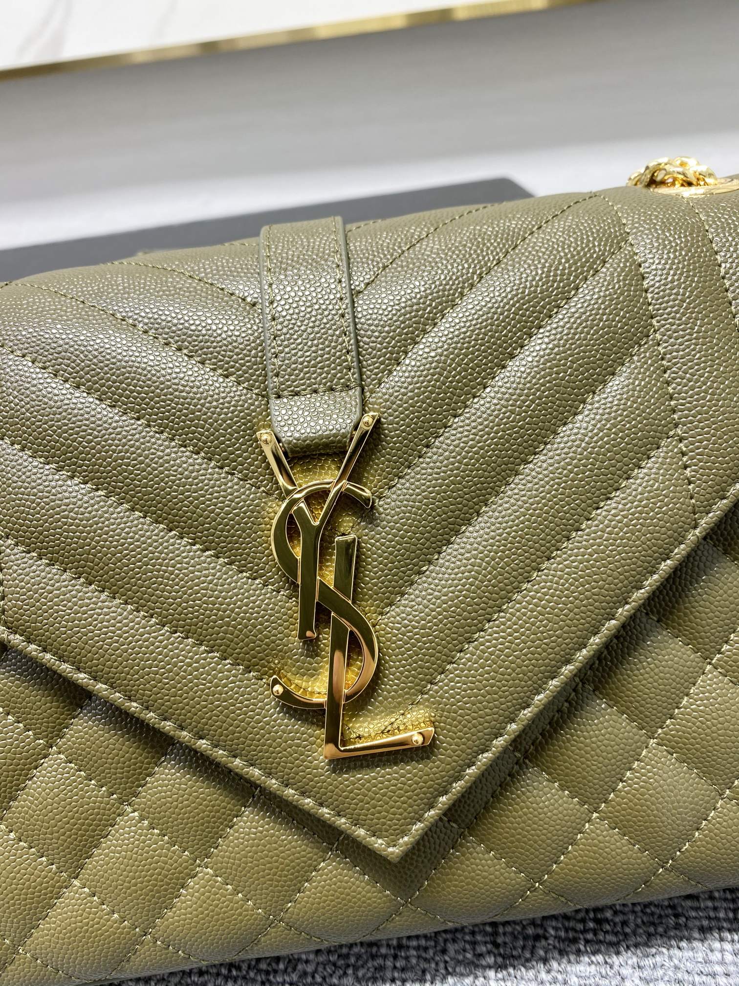Y  Envelope Medium Bag In Mix Matelasse Grain  De Poudre Embossed Leather - Top Club
