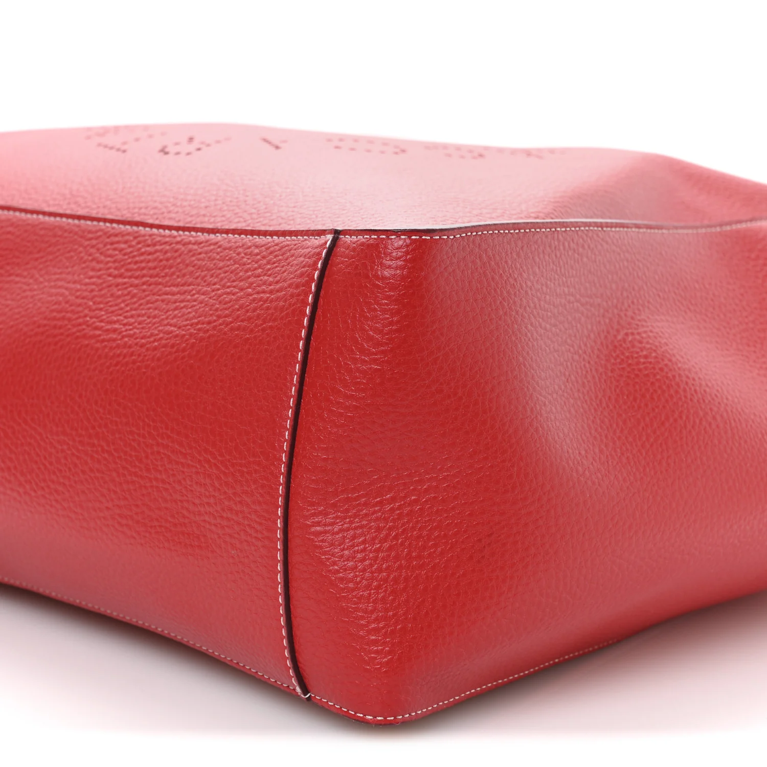 Grainy Alter Mat Perforated Tote Red - Top Club