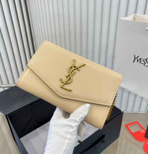 Y Uptown Leather Clutch  White - Top Club