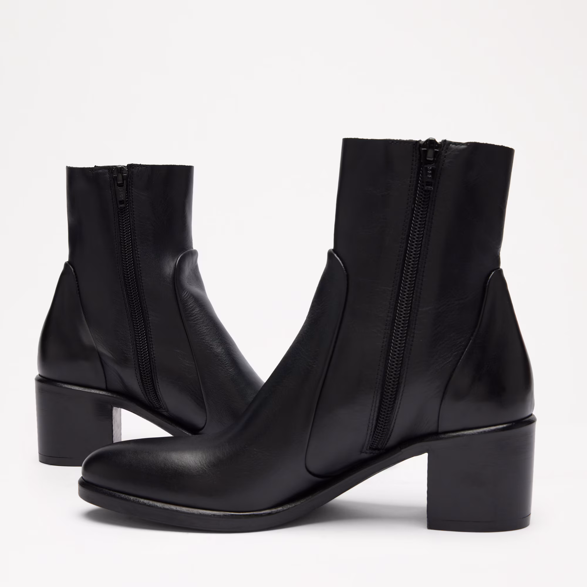 KickingSlim Ankle Boot