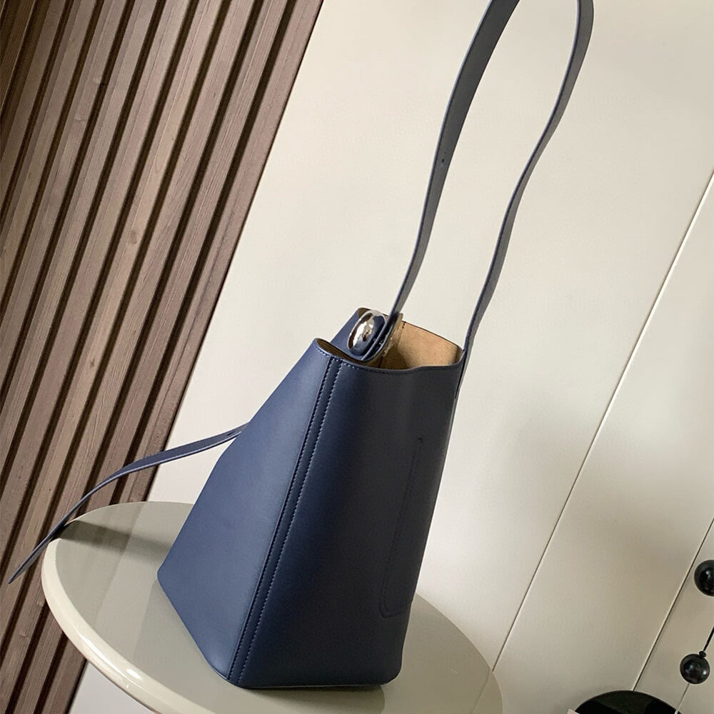 LOEWE Medium Pebble bucket in smooth calfskin(high-end grade) - Top Club