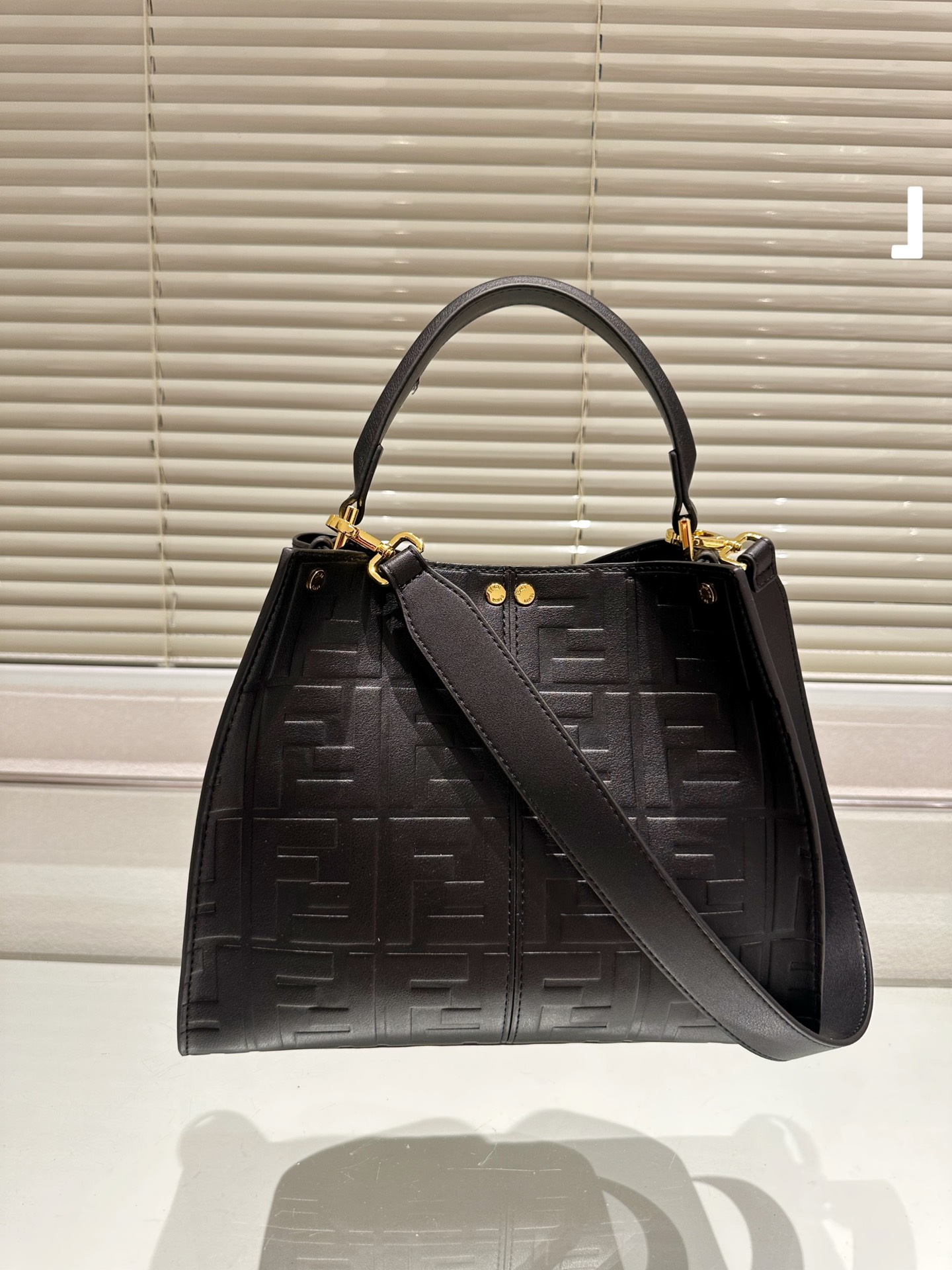 Fen new arrival PEEKABOO tote bag size; 30 * 25cm - Top Club