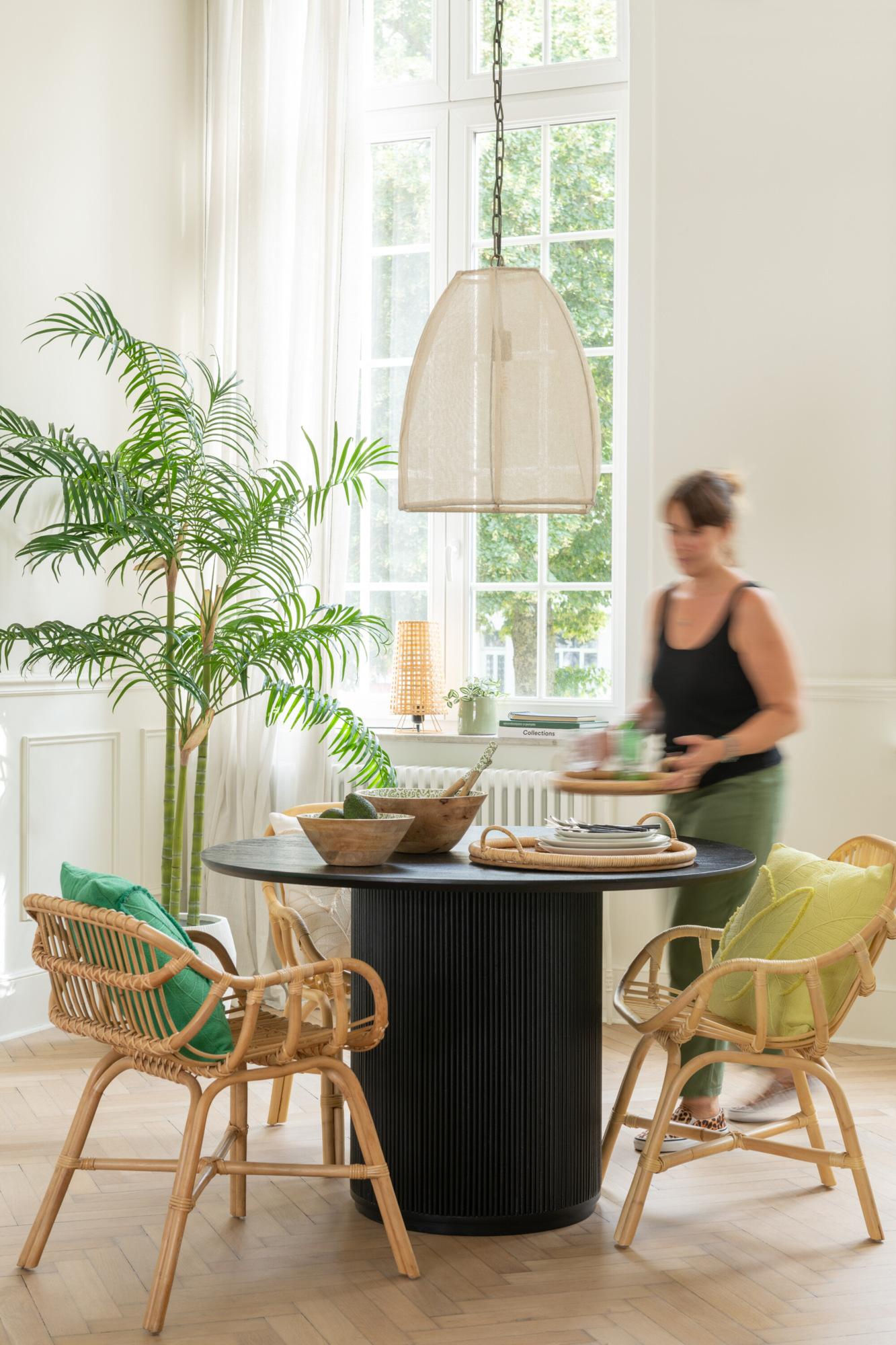 Eettafel Vincent mangohout Ø120 cm zwart