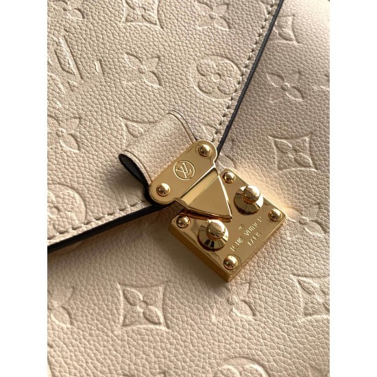 L-bag Size: 25 x 19 x 7 cm - Top Club