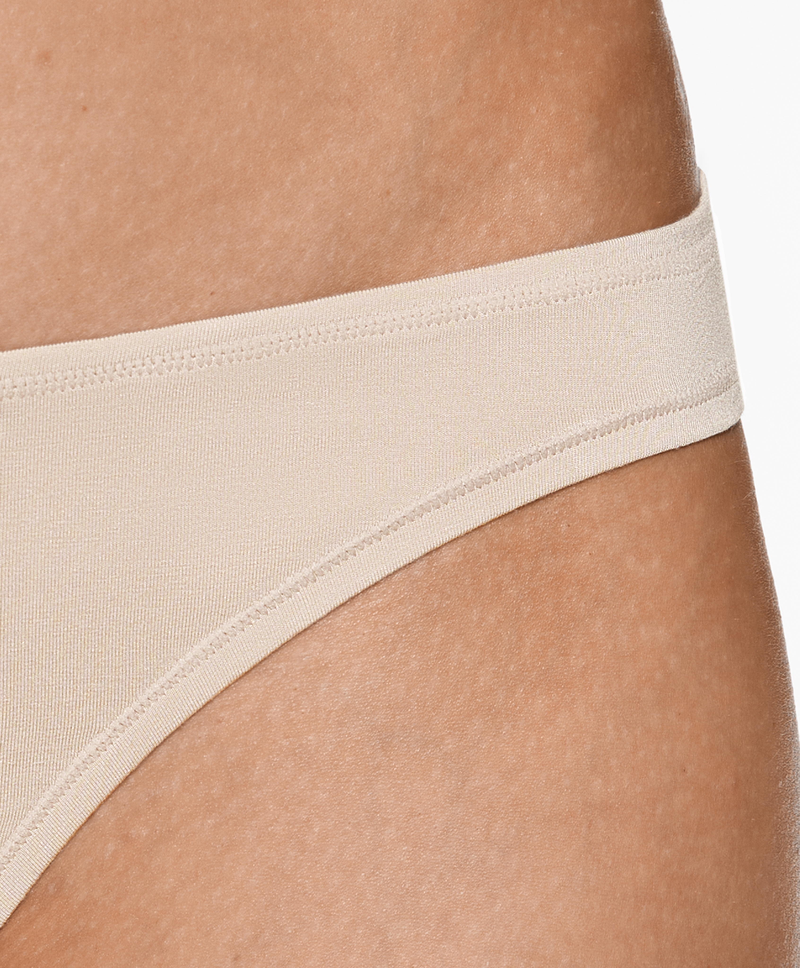 OYSHO 2 thongs in a modal blend and 16% silk