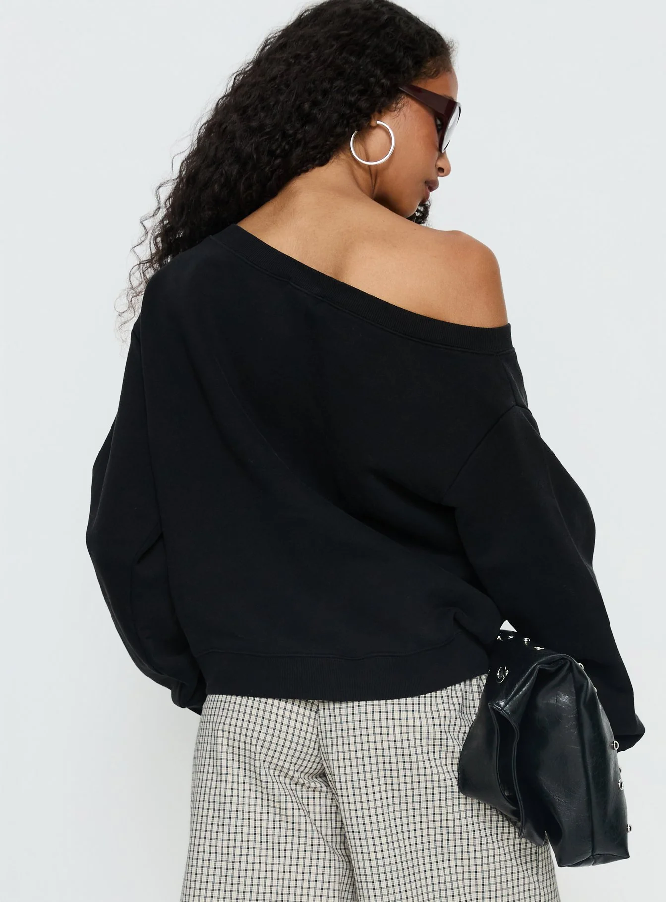 Wellness Off the Shoulder Jumper Washed Black