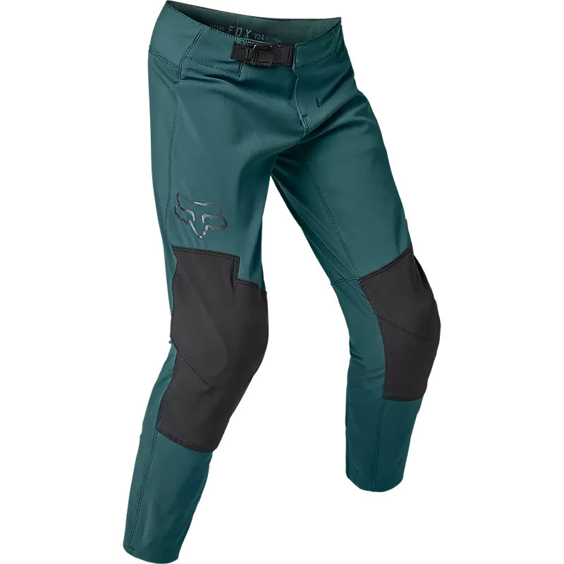 Youth defend pants