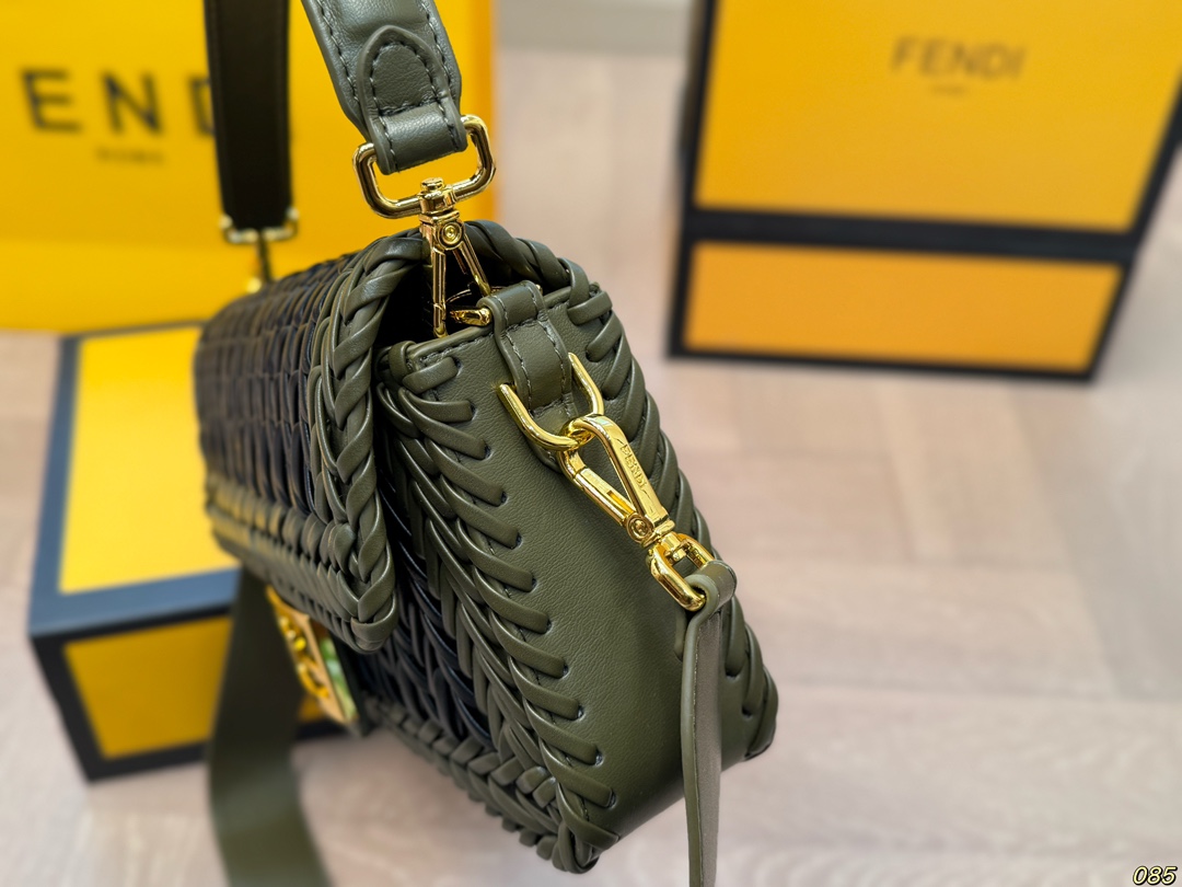 Fen new arrival Baguette bag size: 26 * 15 cm - Top Club