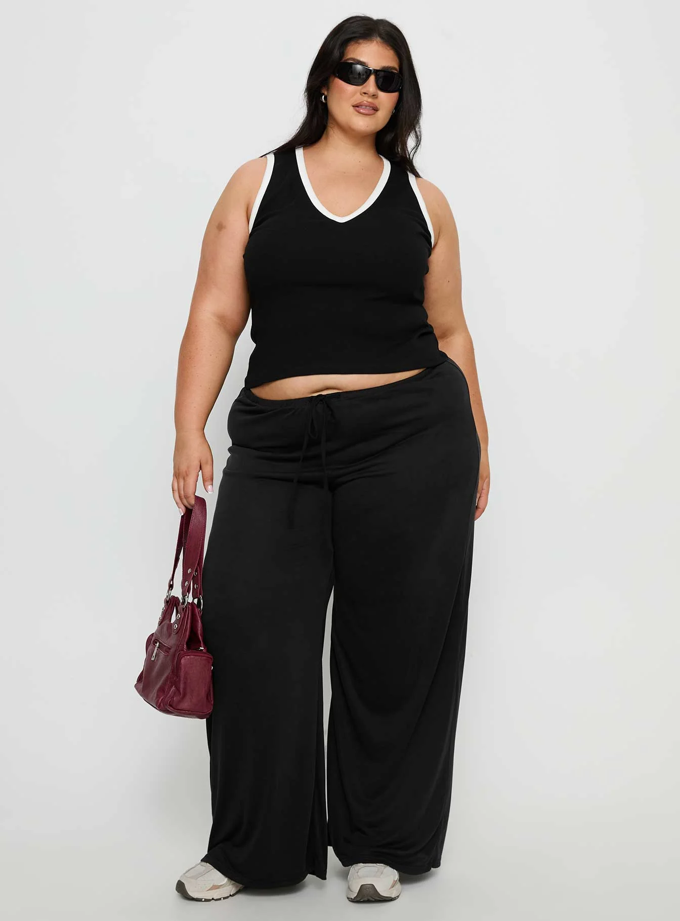 Baseline V Neck Rib Tank Top Black / White Curve