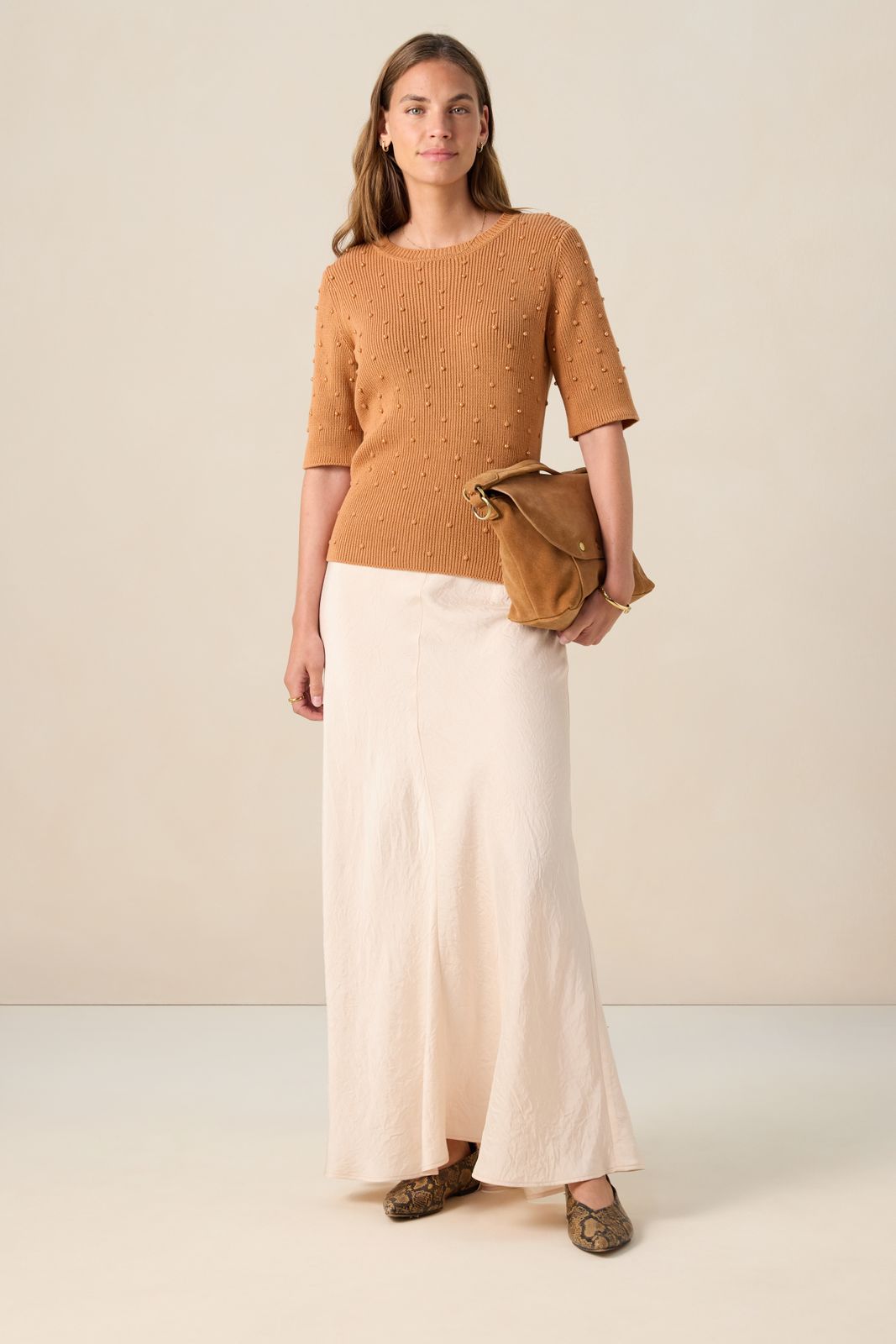 Lichtbruine trui met parels