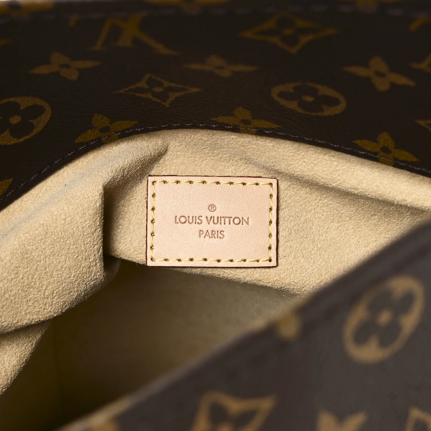 Monogram Artsy MM - Top Club