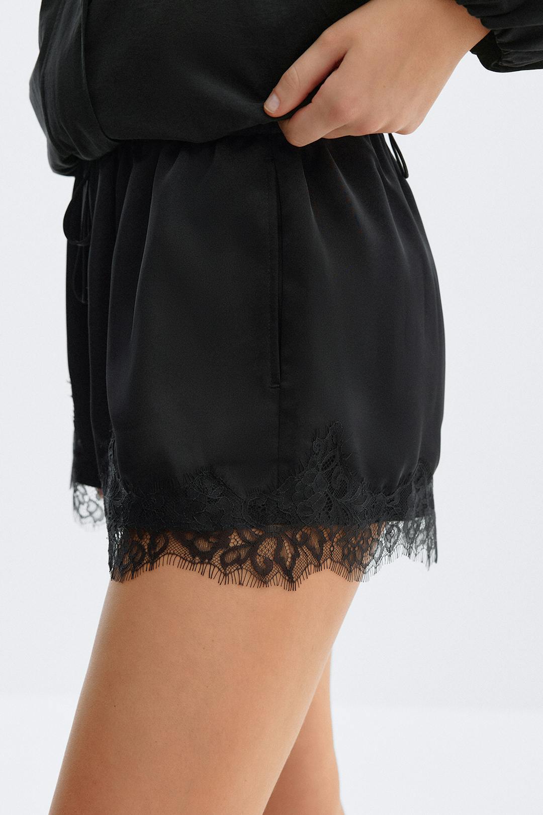 Gina Tricot satin lace shorts
