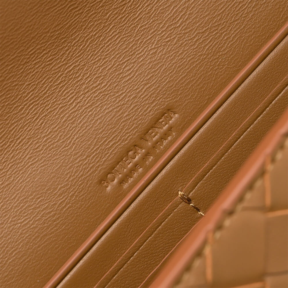 Bottega Veneta Andiamo Clutch(HIGH-END GRADE) - Top Club