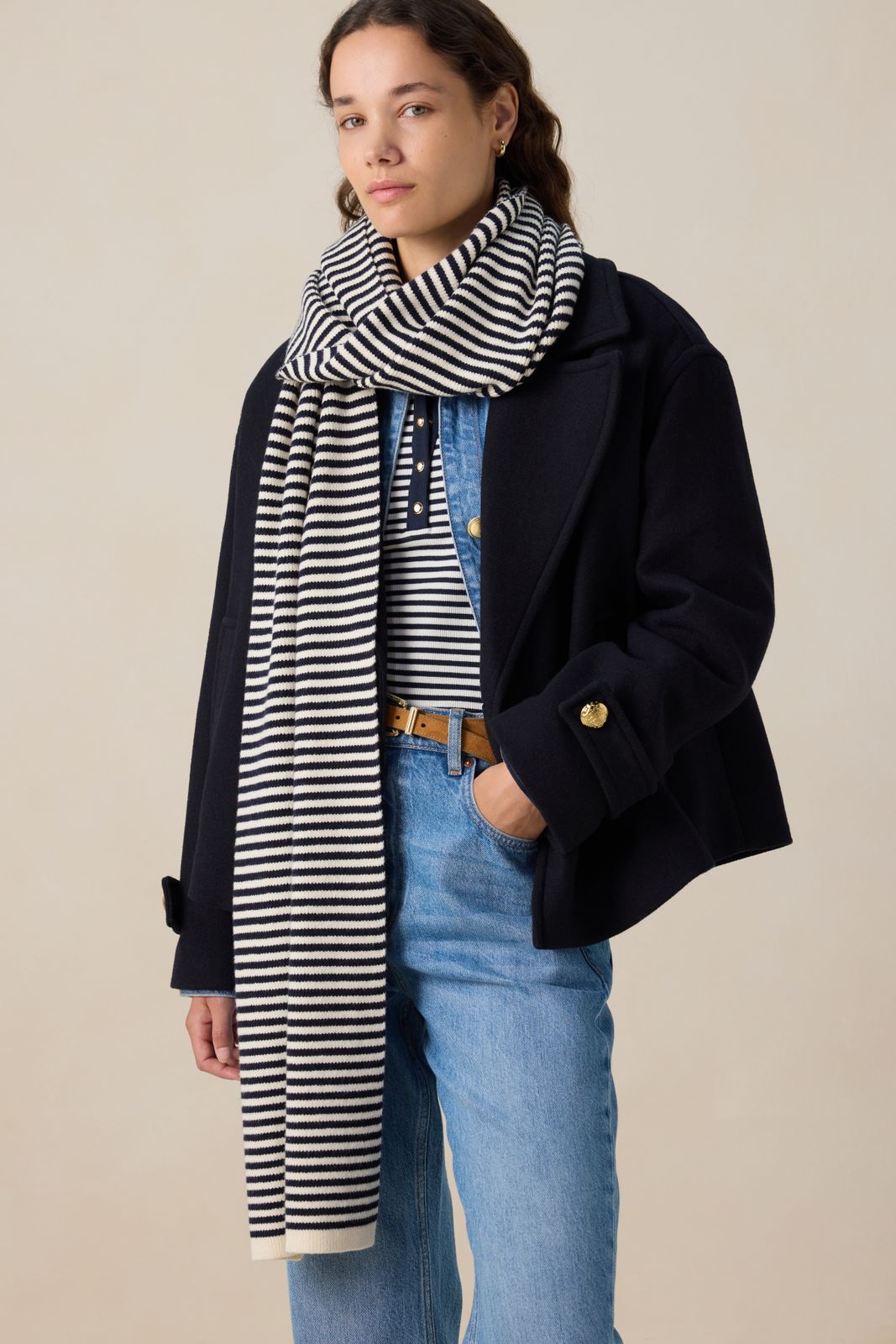 Beige sjaal met strepen