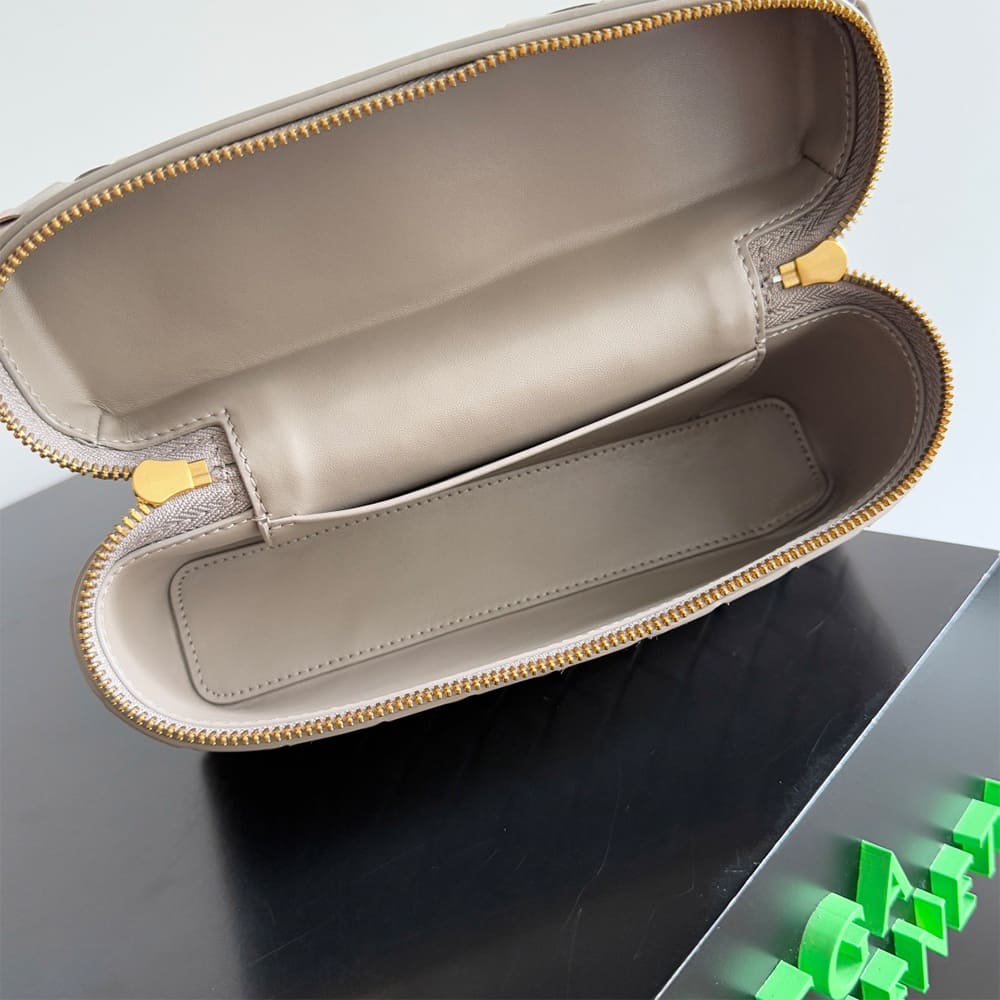 Bottega Veneta Bang Bang Vanity Case(high-end grade) - Top Club