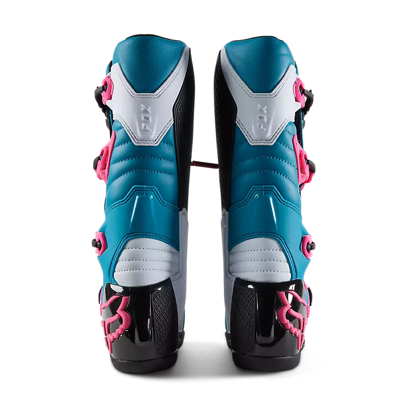 Complete boots