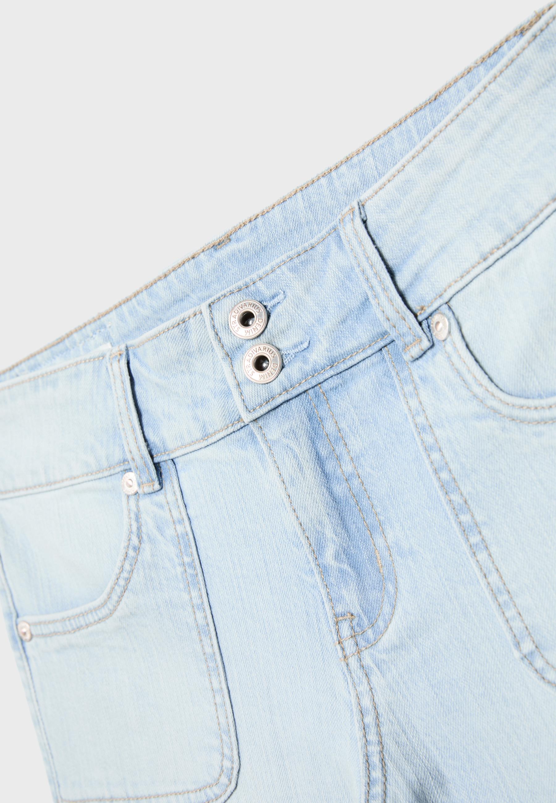 LOW-RISE JEANS WITH SEAM POCKETS