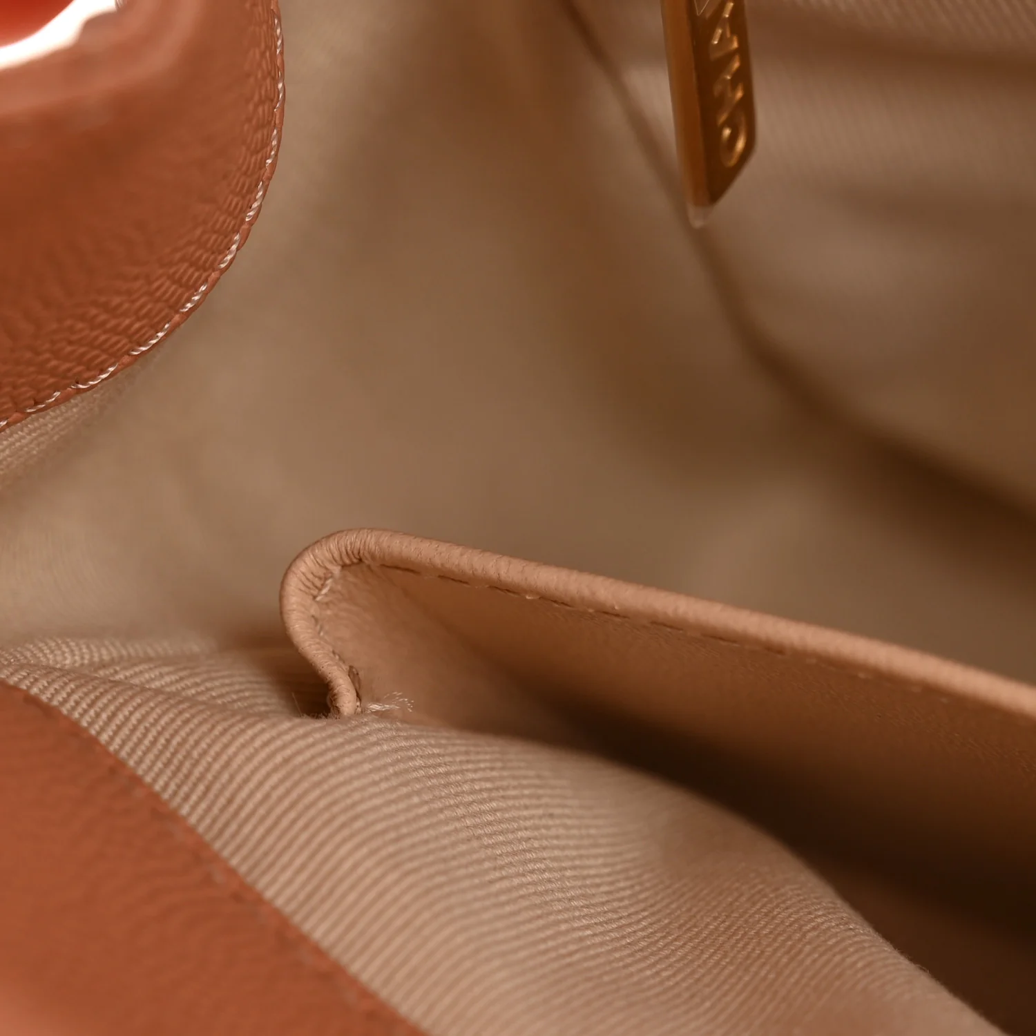 Caviar Quilted Wavy CC Hobo Beige - Top Club