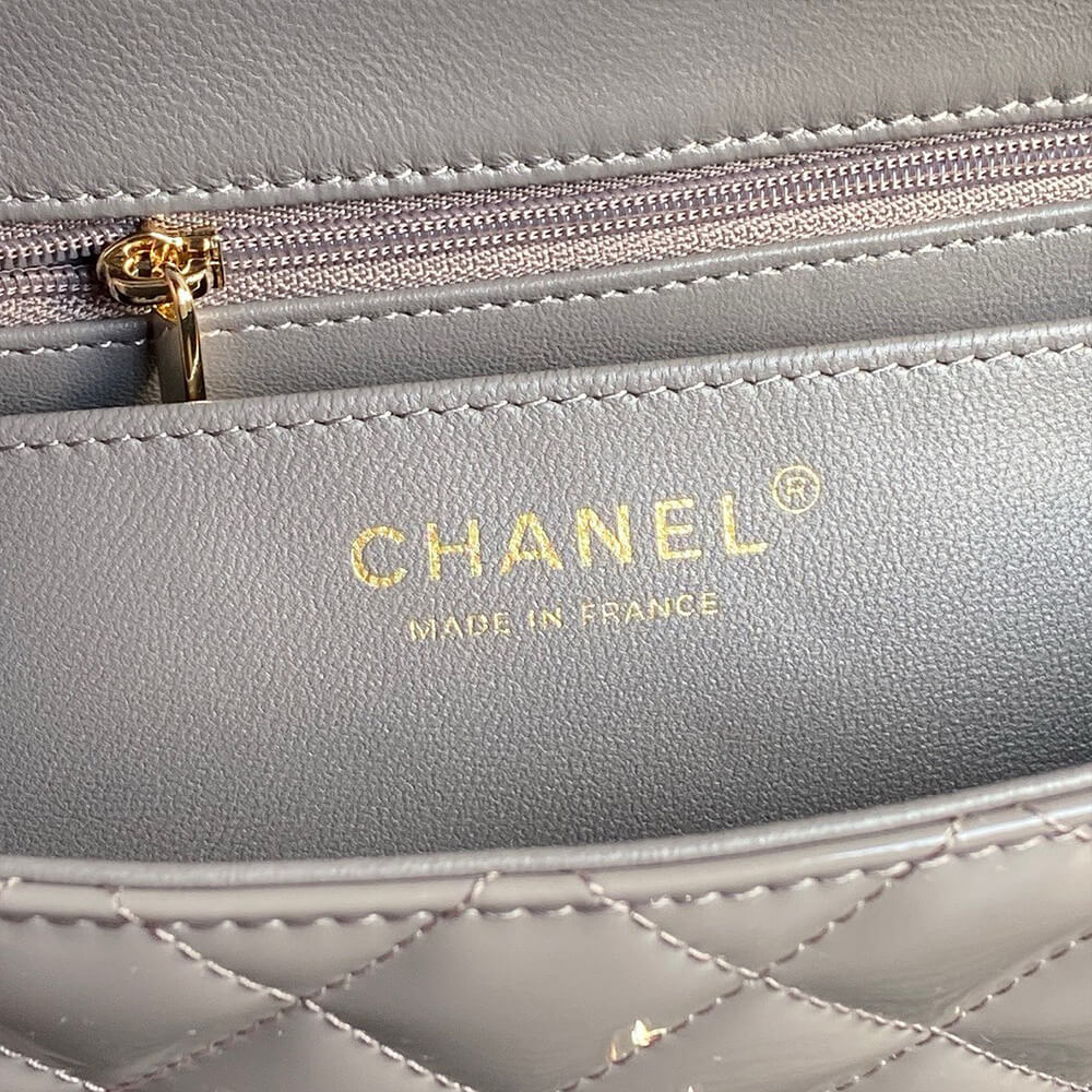 CHANEL Mini Classic Handbag With Top Handle - Top Club