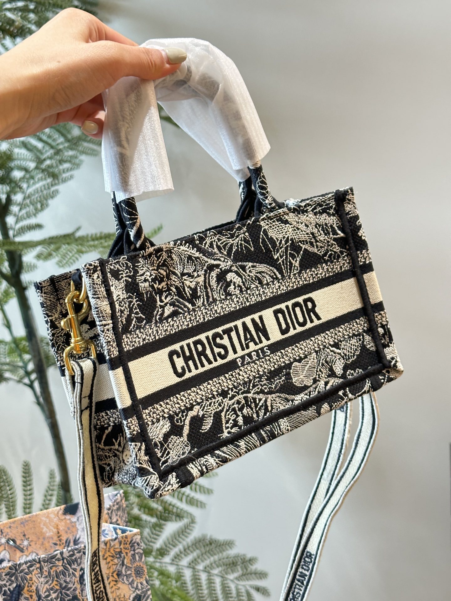 D mini tote bag size: 21.5x13x7.5cm - Top Club