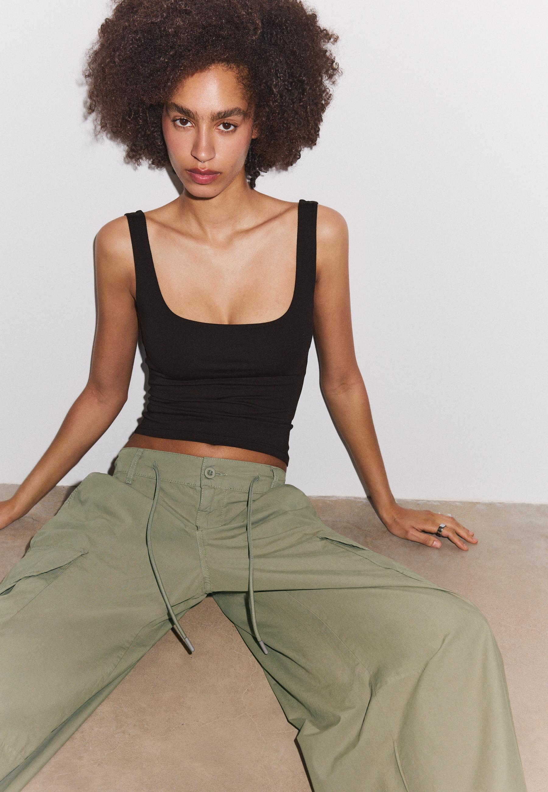 WIDE STRAP TOP