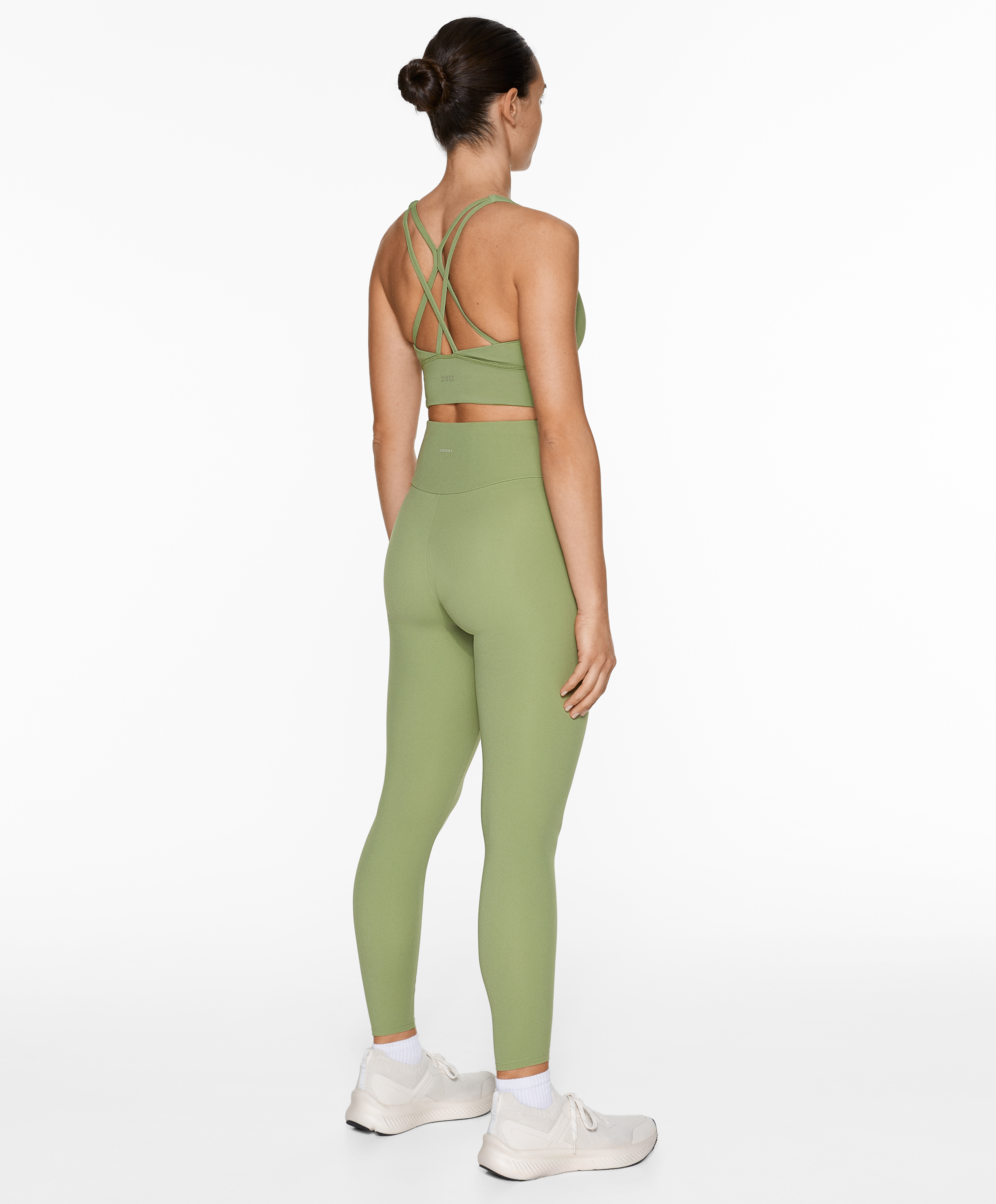 OYSHO Medium-support comfortlux sports bra with cups